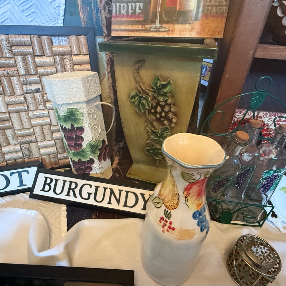 Vintage Wine Decor Collection!! - Picture 3 of 16